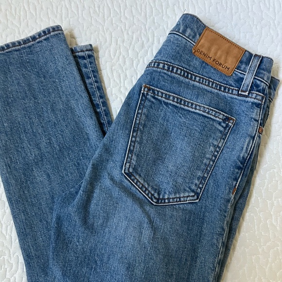 Denim Forum High Rise Slim - Picture 3 of 8